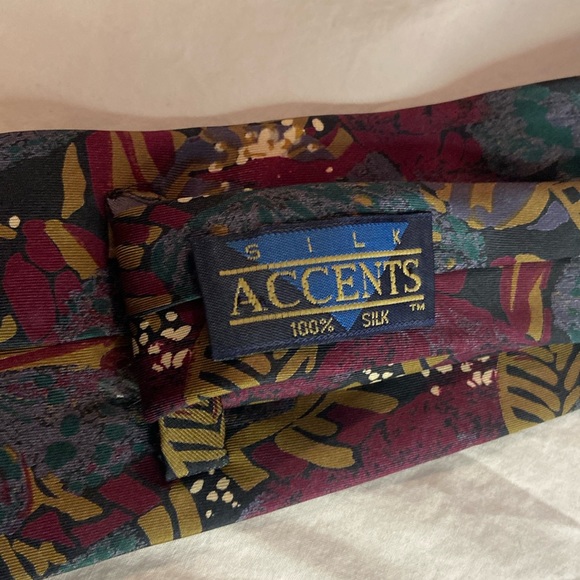 Men’s Cranberry Red W/ Natural Design Silk Tie Necktie - Silk Accents - Picture 4 of 8